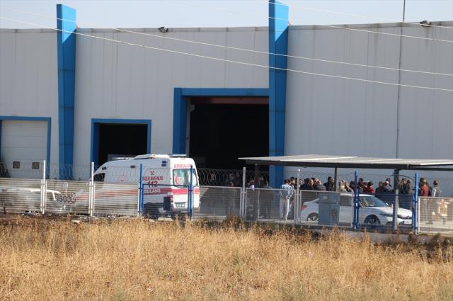 Diyarbakır OSB'de alüminyum fabrikası fırınında patlama: 1 kişi öldü, 3 kişi yaralandı Diyarbakır OSB'de alüminyum fabrikası fırınında patlama: 1 kişi öldü, 3 kişi yaralandı