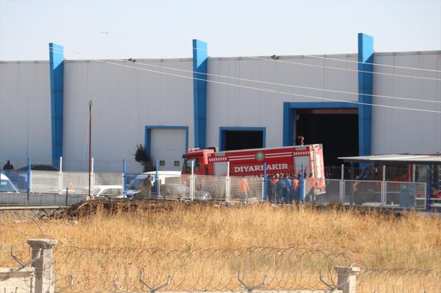 Diyarbakır OSB'de alüminyum fabrikası fırınında patlama: 1 kişi öldü, 3 kişi yaralandı Diyarbakır OSB'de alüminyum fabrikası fırınında patlama: 1 kişi öldü, 3 kişi yaralandı