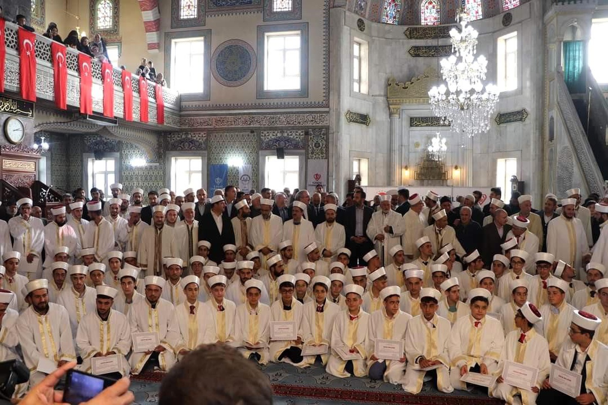 İzzetpaşa Camii\'nde hafızlık icazet merasimi yapıldı
