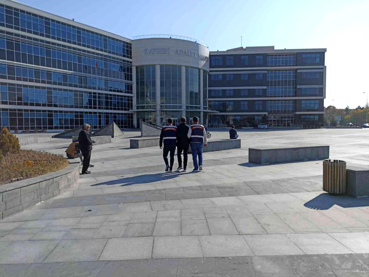 Kesinleşmiş cezası bulunan FETÖ\'cü Cumhuriyet Savcısı yakalandı