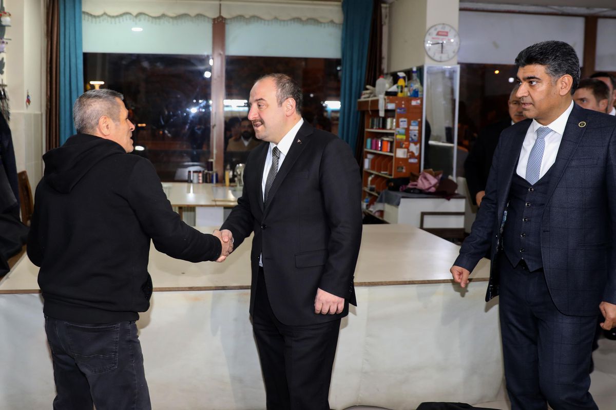 Sanayi ve Teknoloji Bakanı Varank, Iğdır\'da esnafı ziyaret etti