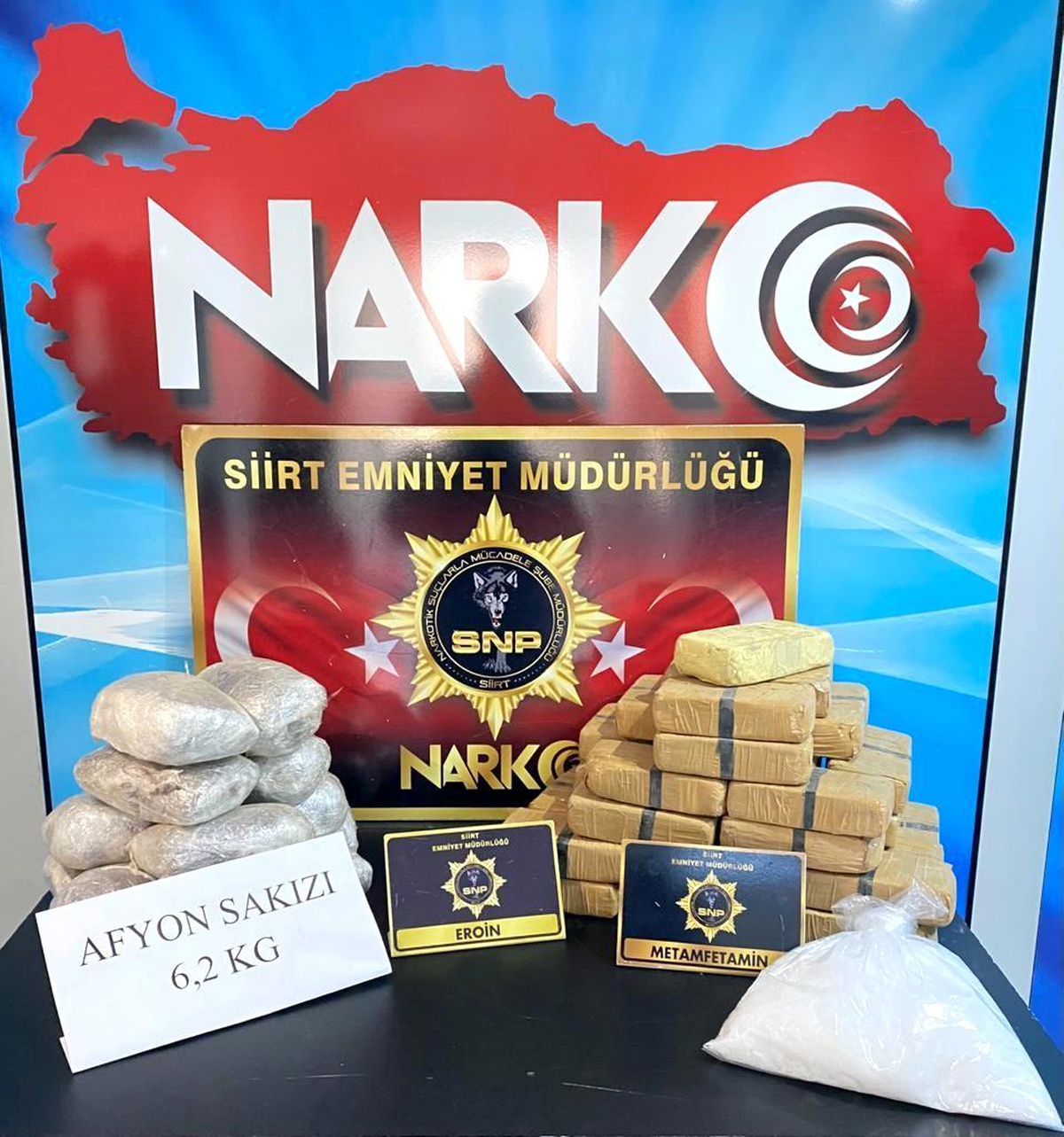 Siirt\'te yolcunun valizinden 25 kilo uyuşturucu çıktı