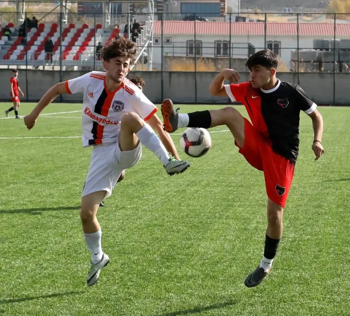 Van Büyükşehir Belediyespor yoluna kayıpsız devam ediyor