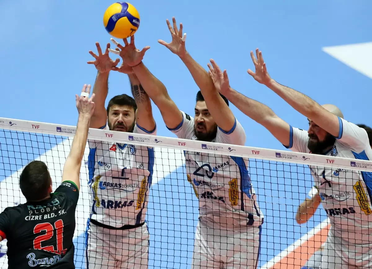 Voleybol: AXA Sigorta Efeler Ligi