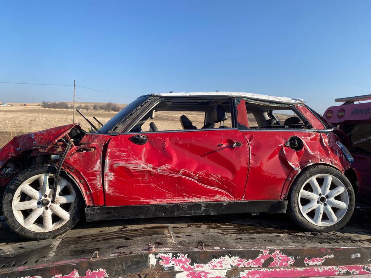 Afyonkarahisar\'da devrilen otomobildeki 1 kişi öldü, 1 kişi yaralandı