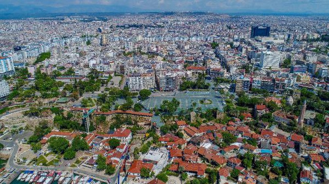 Antalya'da yaşam zorlaşıyor! Hayat pahalılığı ve konuta erişilebilirlik açısından İstanbul ile yarışıyor Antalya'da yaşam zorlaşıyor! Hayat pahalılığı ve konuta erişilebilirlik açısından İstanbul ile yarışıyor