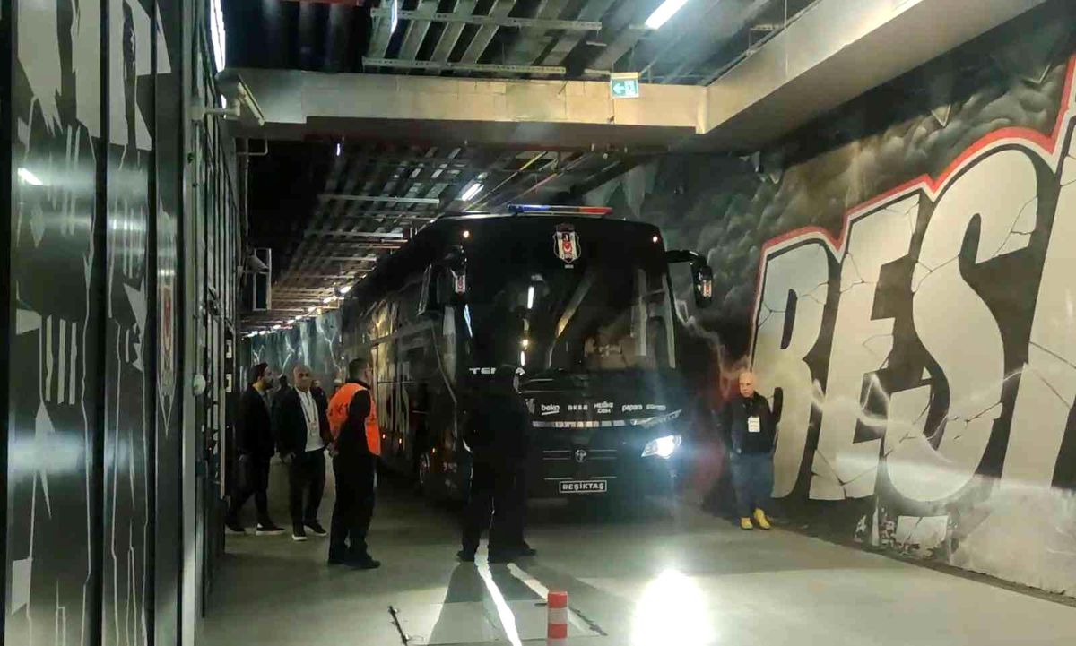 Beşiktaş stada geldi ve tesislere geri döndü