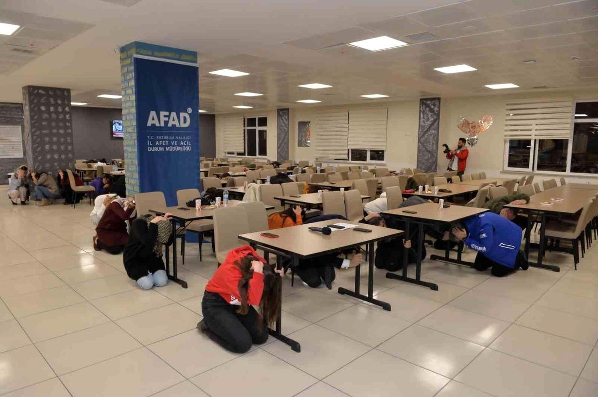 Erzurum'da 'Çök-Kapan-Tutun' tatbikatı