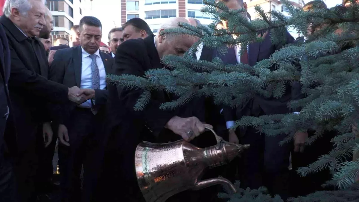 MHP Lideri Devlet Bahçeli, adının verildiği hatıra ormanına fidan dikti