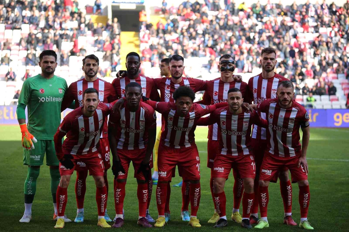 Sivasspor\'un ligdeki galibiyet hasreti 4 maça çıktı