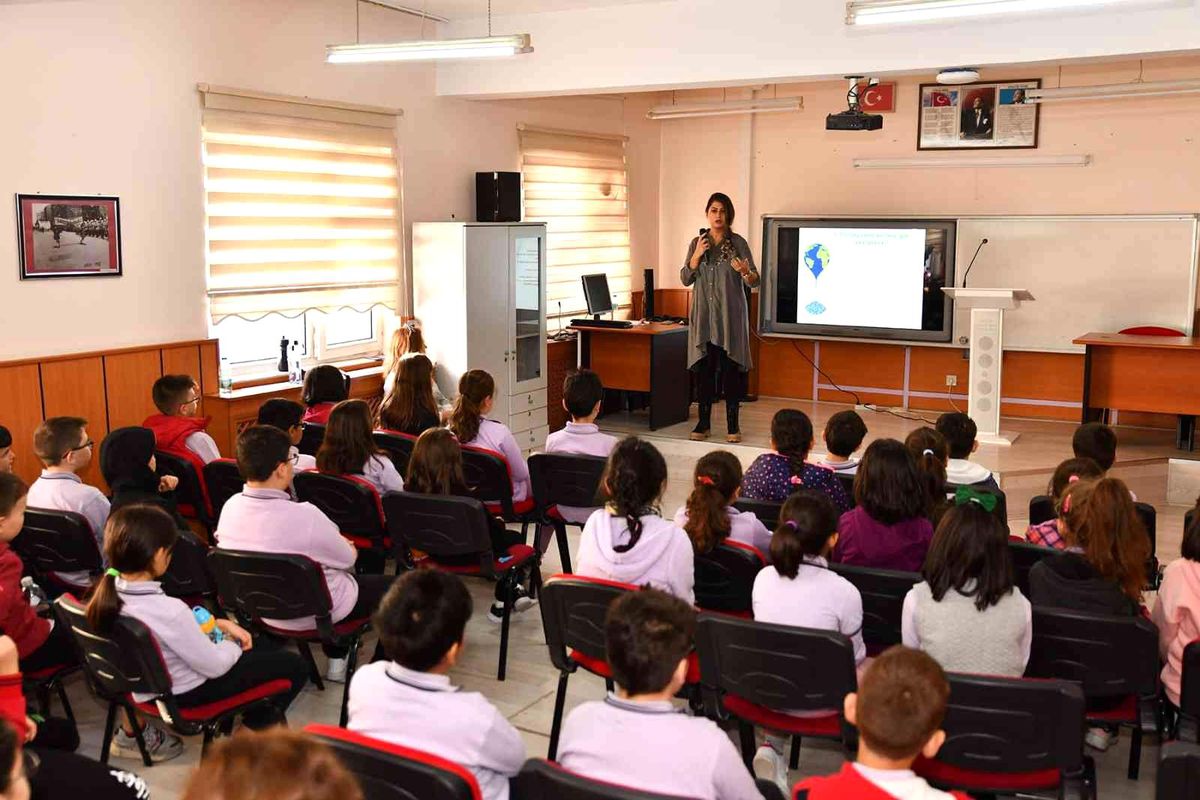 46 okulda 2 bin 794 öğrenciye iklim değişikliği ve enerji yönetimi eğitimi