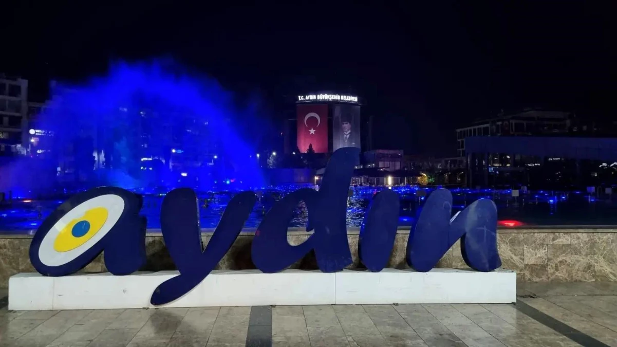 Aydın kent meydanında \'mavi\' ışıkla diyabete dikkat çekildi