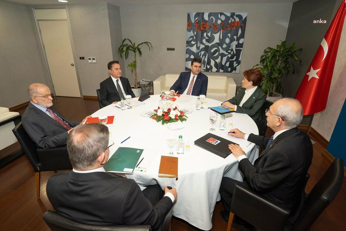 Babacan: Ev Sahipliğini Yaptığımız Liderler Zirvesi\'ni Tamamladık. Ülkemiz İçin Hayırlı Olsun