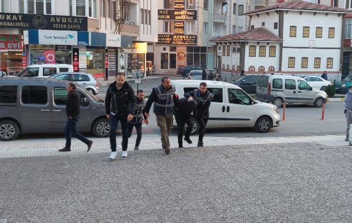 Dini nikahlı eşini silahla rehin aldı; 18 saat sonunda ikna edildi (3)