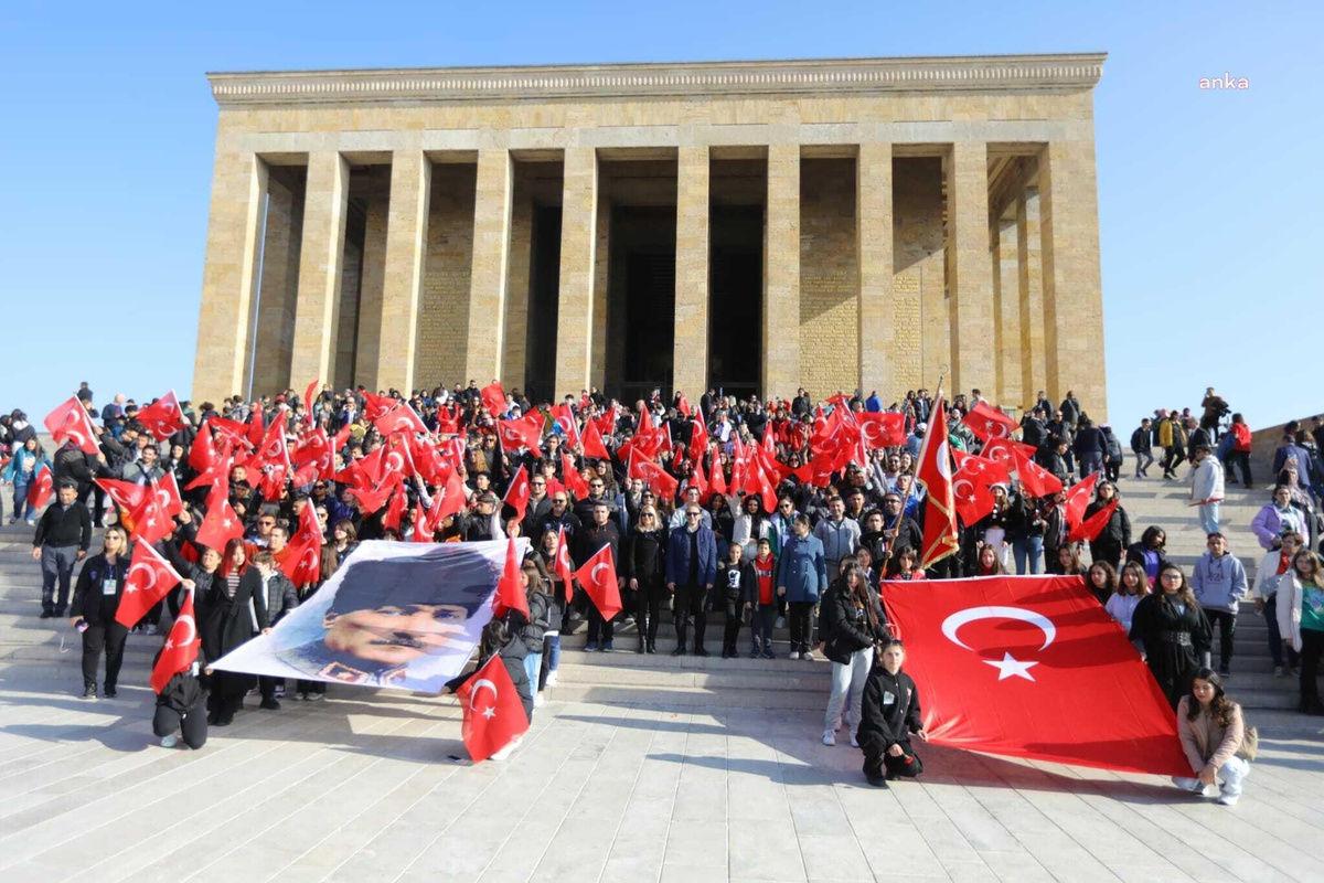 Efes Selçuklu Gençler Ata\'nın Huzuruna Çıktı