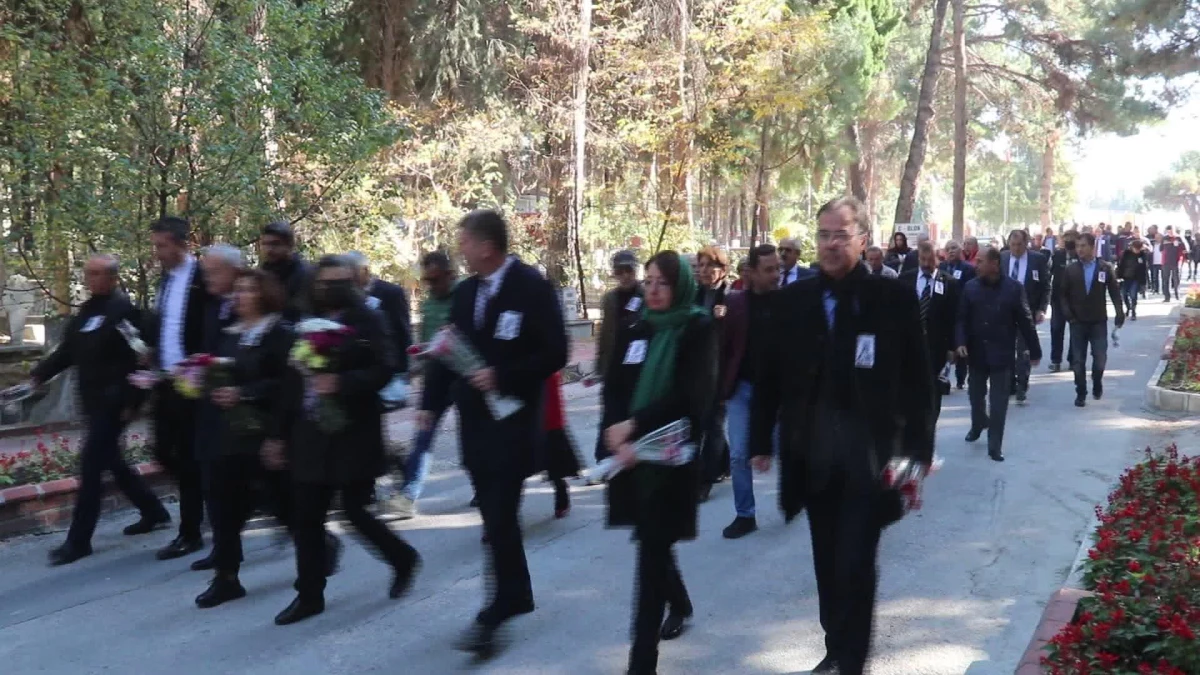Eski Burdur Belediye Başkanı Armağan İlci, Vefatının 24. Yıl Dönümünde Mezarı Başında Anıldı