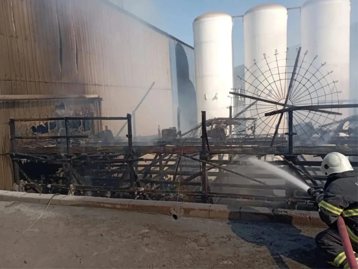 Hatay\'da demir çelik üretimi yapan tesiste çıkan yangın söndürüldü