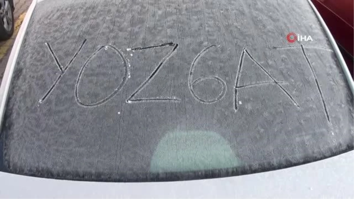 Hava sıcaklıkları eksilere düştü, araç camları buz tuttu