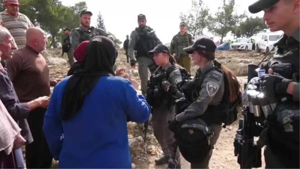 İsrail ordusu işgal altındaki Batı Şeria'da Filistinlilere ait 3 evi yıktı