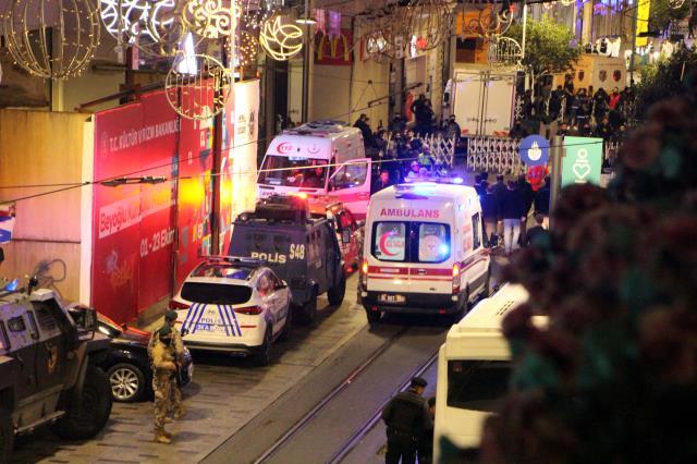İstiklal Caddesi'nde 6 vatandaşımızın can verdiği hain saldırıyı gerçekleştiren kişi yakalandı İstiklal Caddesi'nde 6 vatandaşımızın can verdiği hain saldırıyı gerçekleştiren kişi yakalandı