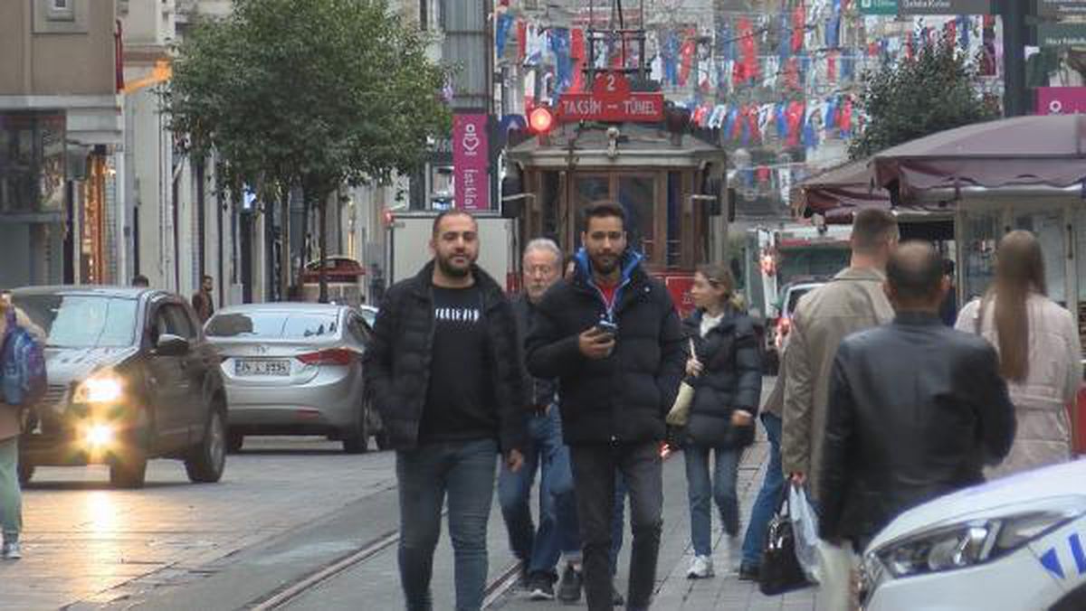 İstiklal Caddesi yeniden yaya trafiğine açıldı (2)