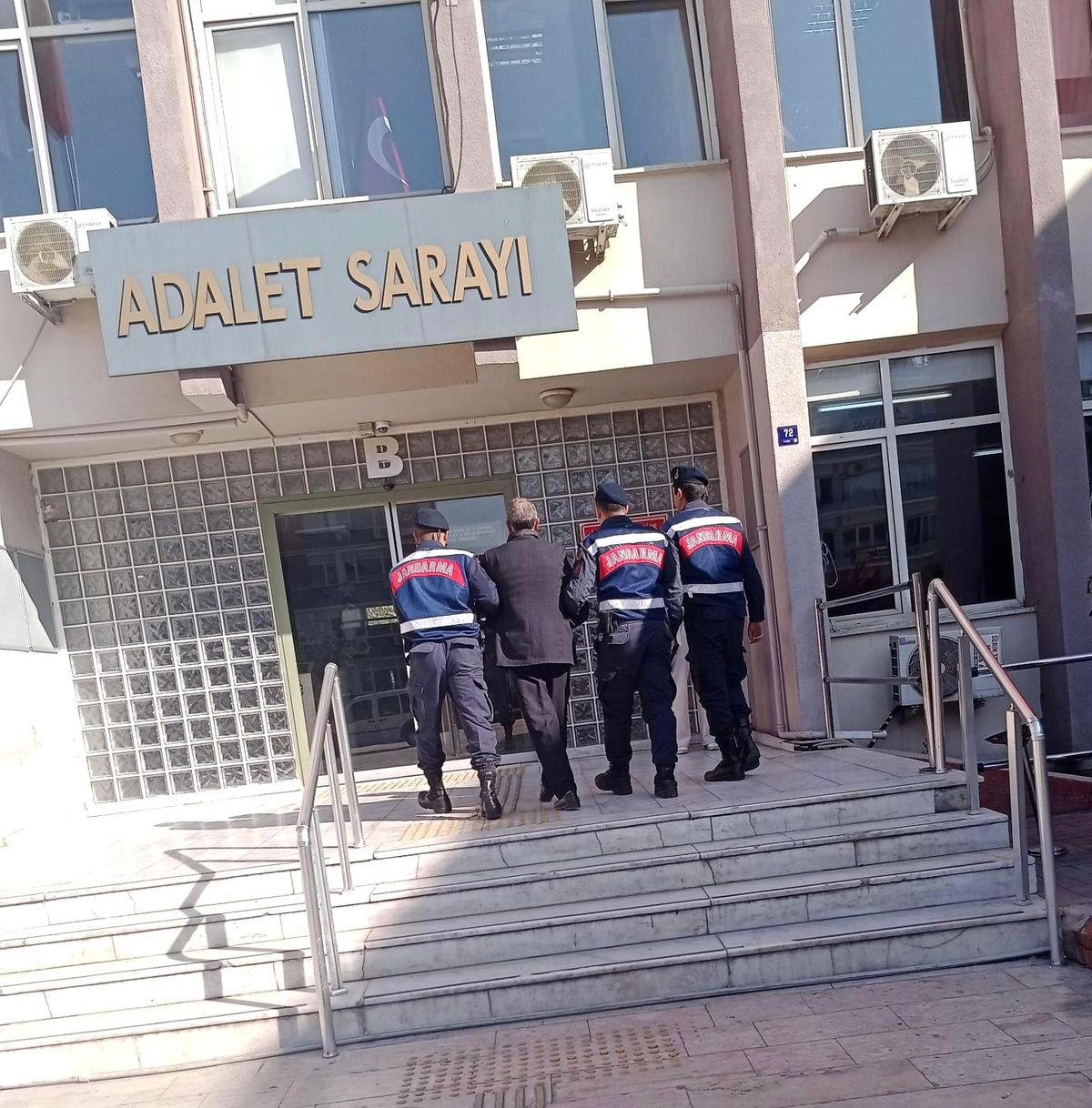 Kasten öldürme suçundan aranan şahıs Köşk\'te yakalandı