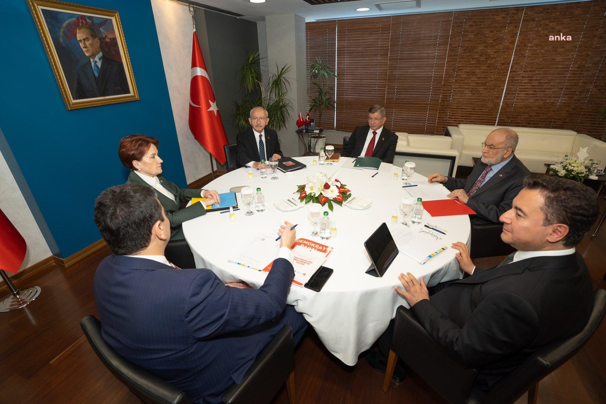 Kılıçdaroğlu: Ülkemizi Bu Buhrandan Kurtarmak ve Demokrasiye Güç Vermek İçin Bir Araya Geldiğimiz Tüm Genel Başkanlara Teşekkür Ediyorum