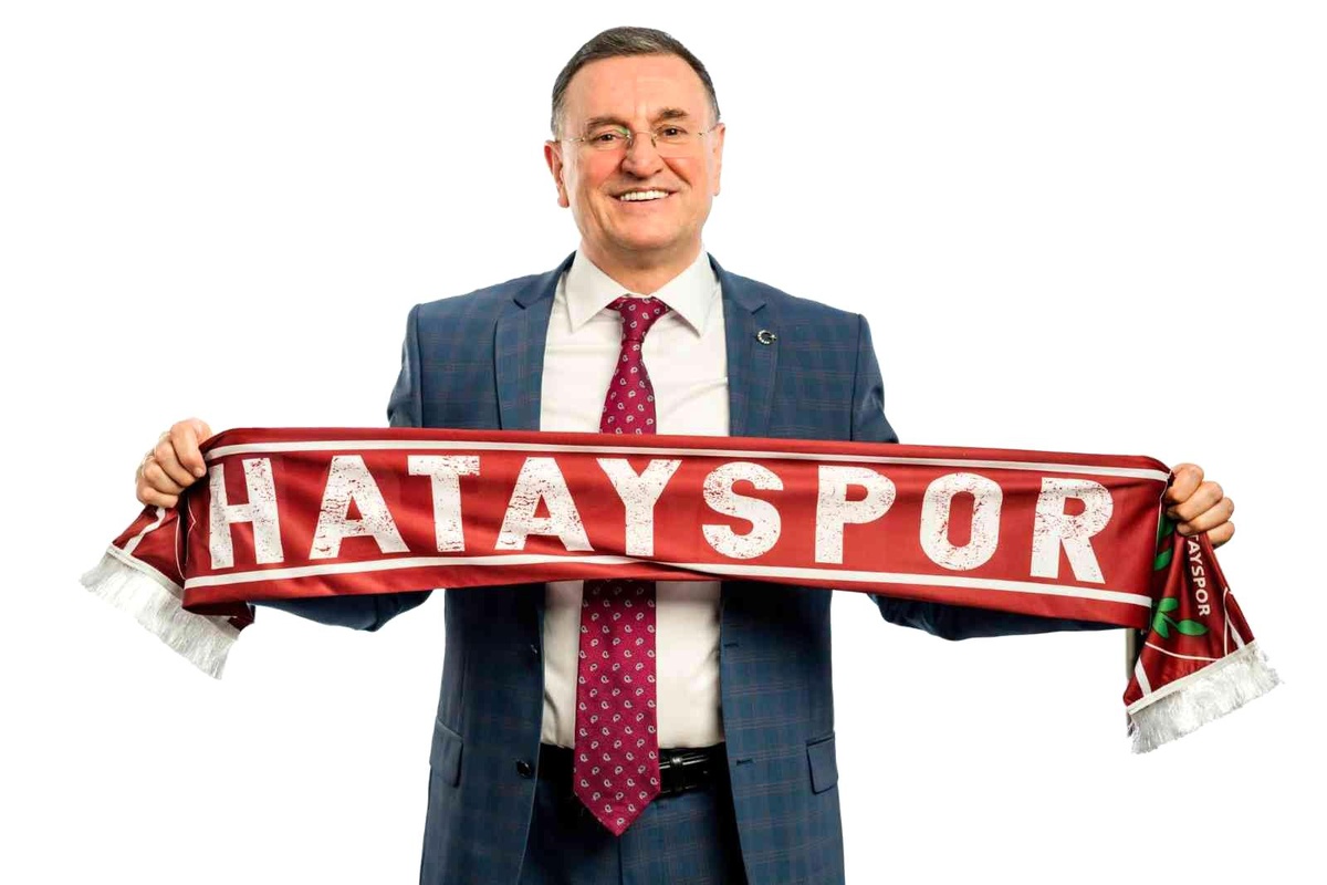 Lütfü Savaş: "Avrupa\'yı hedefleyen bir takım kurma peşindeyiz"