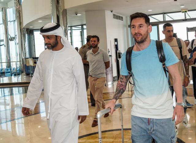 Messi'nin havaalanındaki fotoğrafı kıyameti kopardı! Herkes aynı yorumu yapıyor