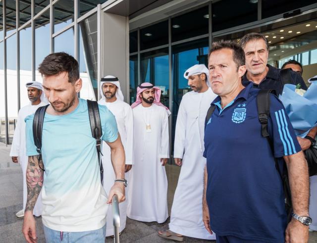 Messi'nin havaalanındaki fotoğrafı kıyameti kopardı! Herkes aynı yorumu yapıyor