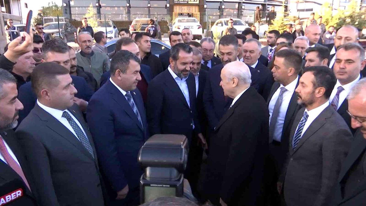 MHP Lideri Devlet Bahçeli, adının verildiği hatıra ormanına fidan dikti