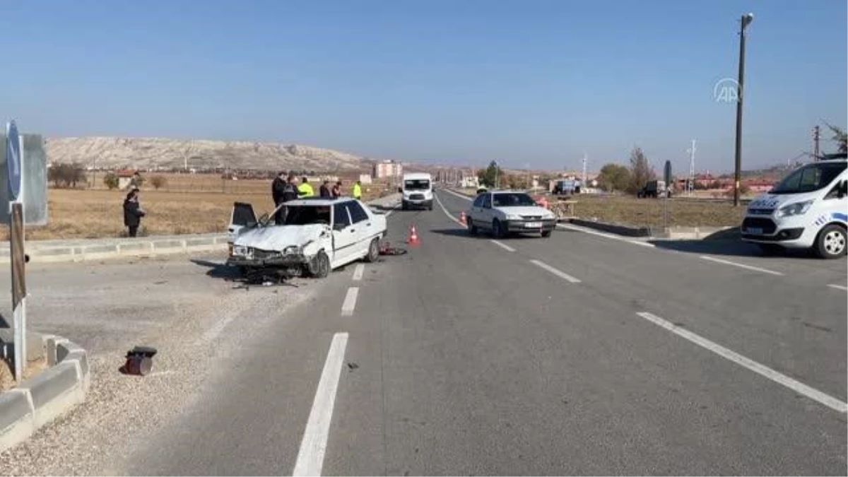 Çankırı\'da otomobil ile triportörün çarpışması sonucu 3 kişi yaralandı