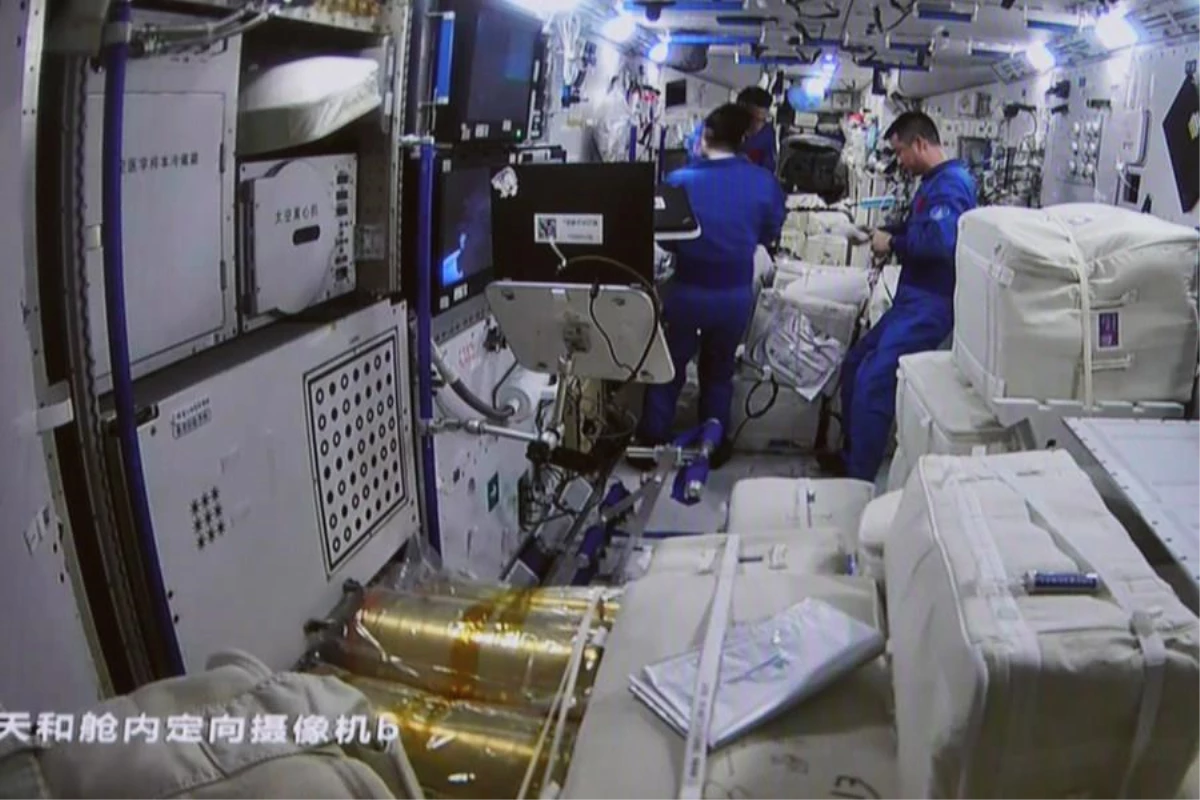 Shenzhou-14 Mürettebatı Tianzhou-5 Kargo Uzay Aracına Girdi