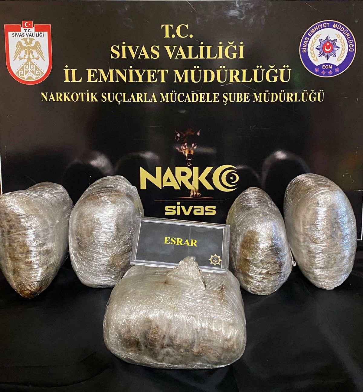 Sivas\'ta uyuşturucu operasyonunda 2 şüpheli tutuklandı