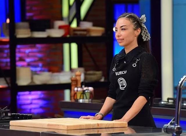 Taksim'de dükkanı olan eski MasterChef yarışmacısı Burcu Önal, saldırı yaşadığı korkuyu anlattı: 5 dakika uzaklıktaydık