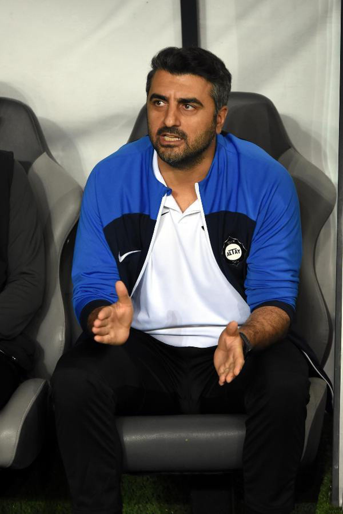 Altay\'da Sinan Kaloğlu tepkileri sildi