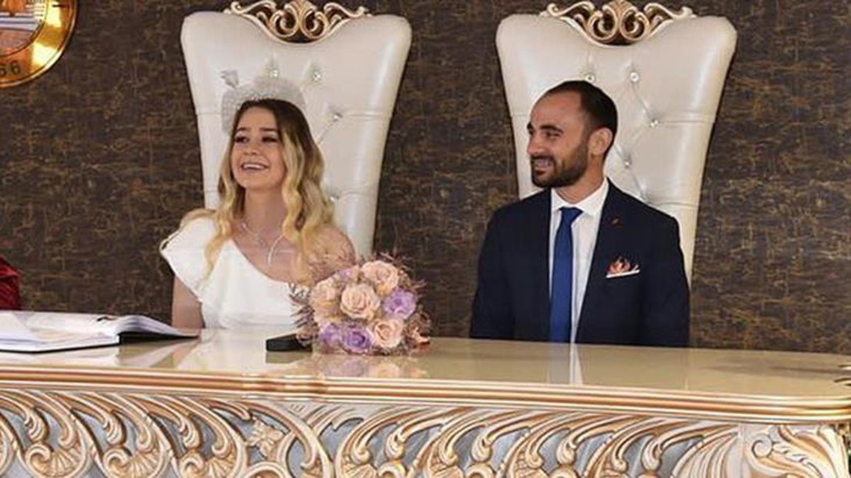 Eşinin "bayıldı" dediği kadın, hastanede gözünü açınca gerçeği anlattı: Kocam çenemden tutarak başımı duvara vurdu