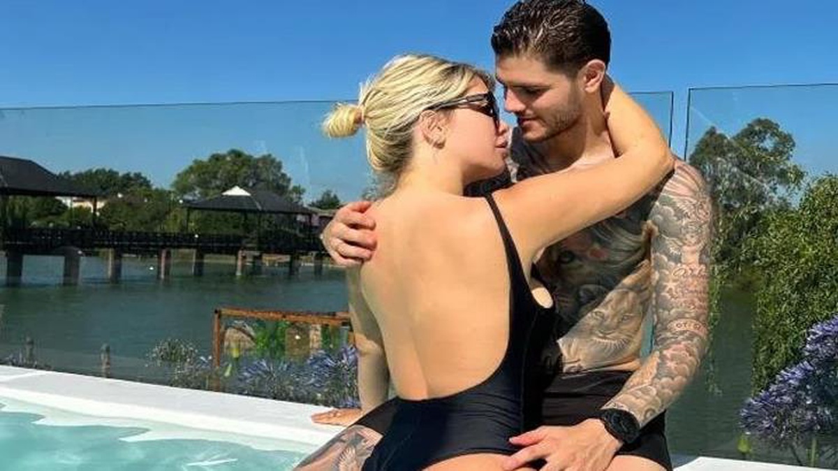 Galatasaray\'ın yıldızı Icardi ile Wanda Nara arasındaki buzlar eridi! Maldivler\'de tatile gittiler