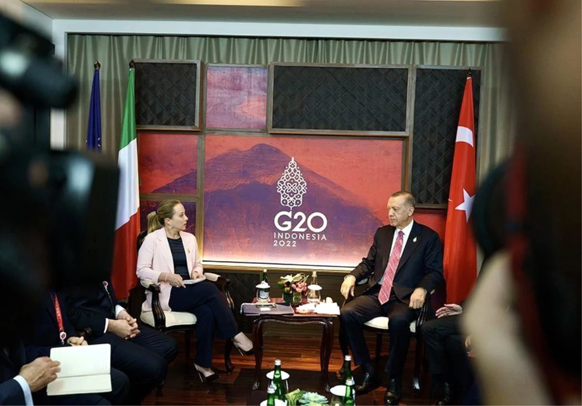 İtalya Başbakanı Meloni, ülkesiyle Türkiye\'nin NATO\'daki iş birliğinin önemini vurguladı