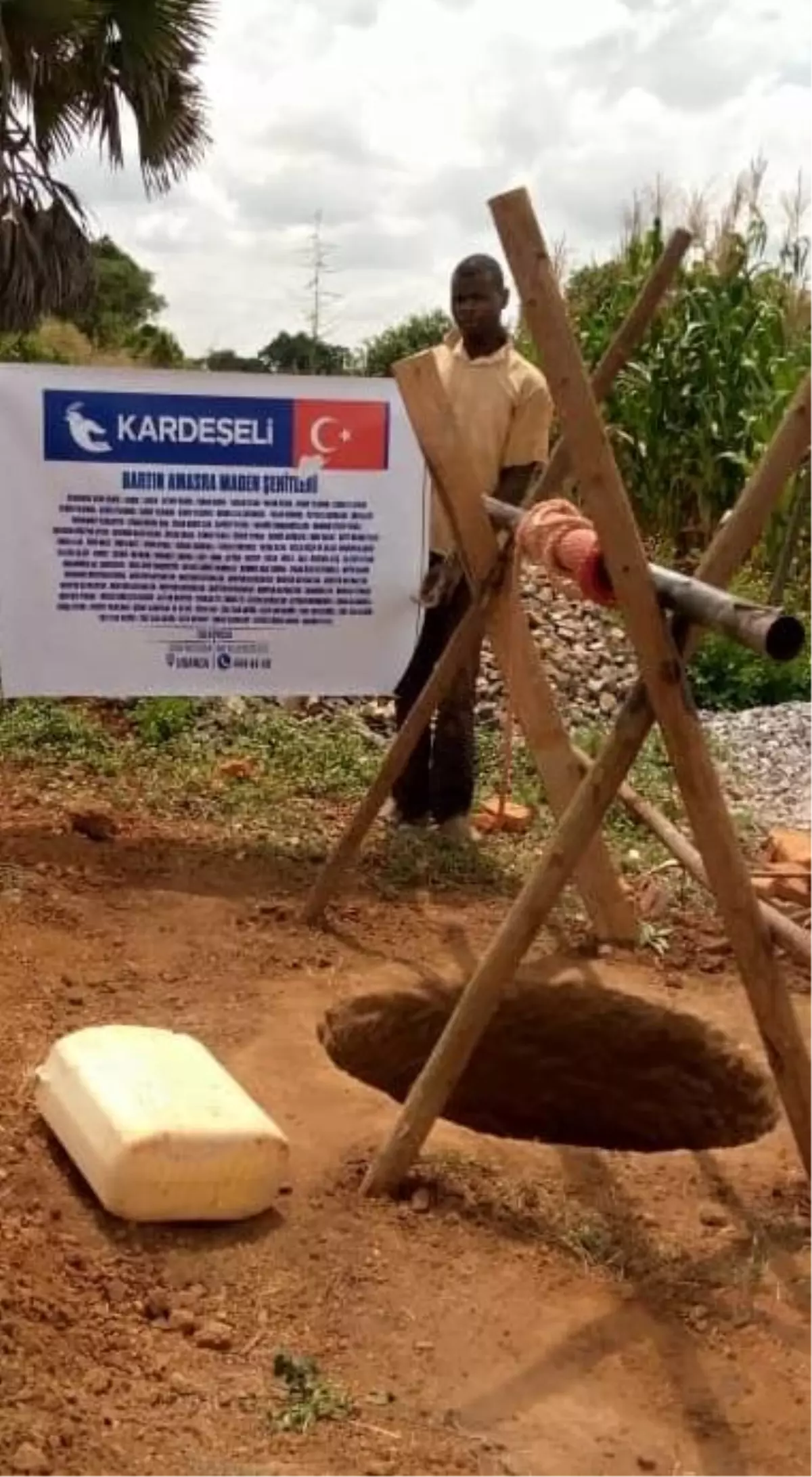 Kardeş Eli Derneği Bartın\'daki maden şehitleri anısına Uganda\'da su kuyusu açtı