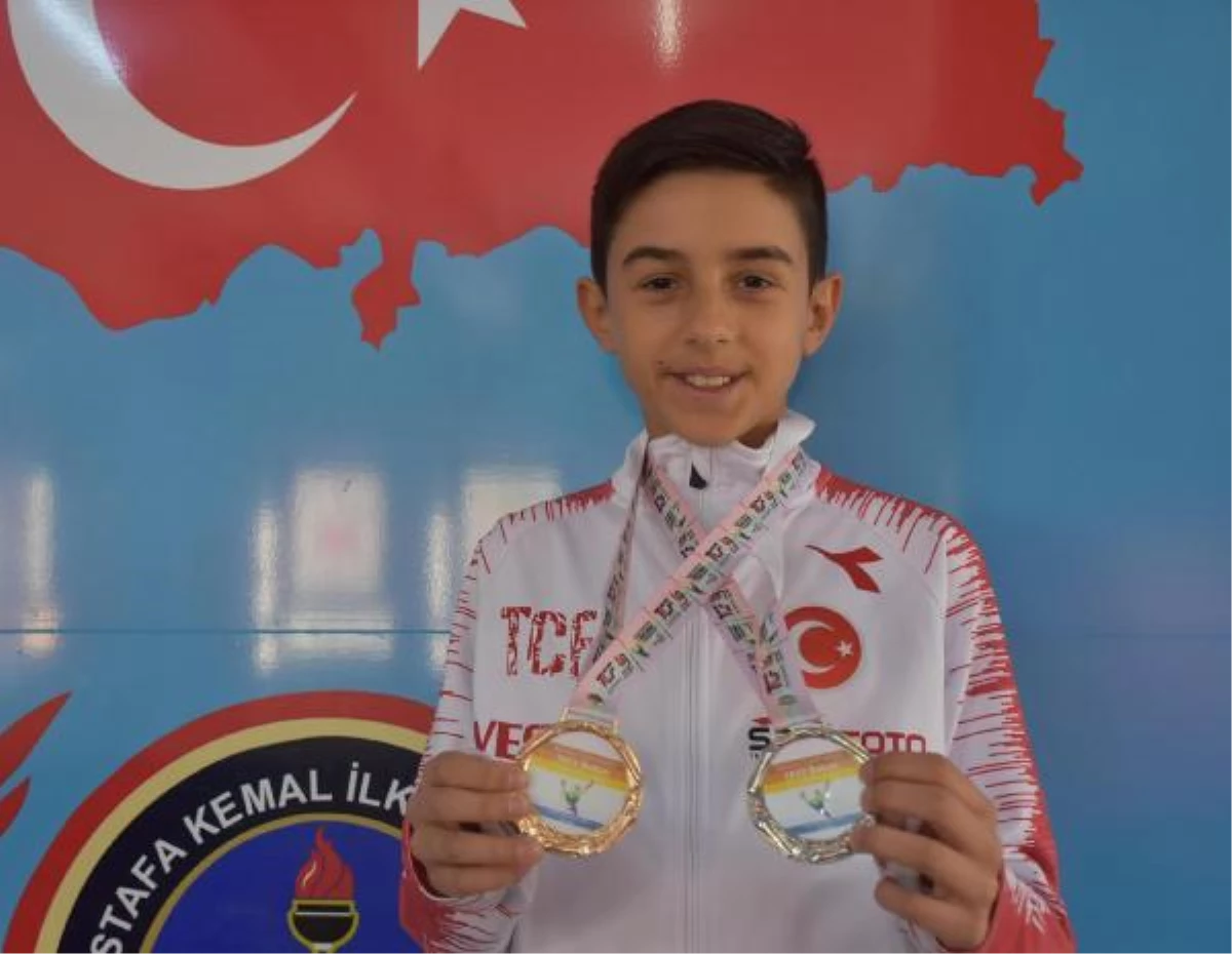 SPOR \'Lastik çocuk\' Deniz, Balkan Şampiyonası\'ndan çifte madalya ile döndü