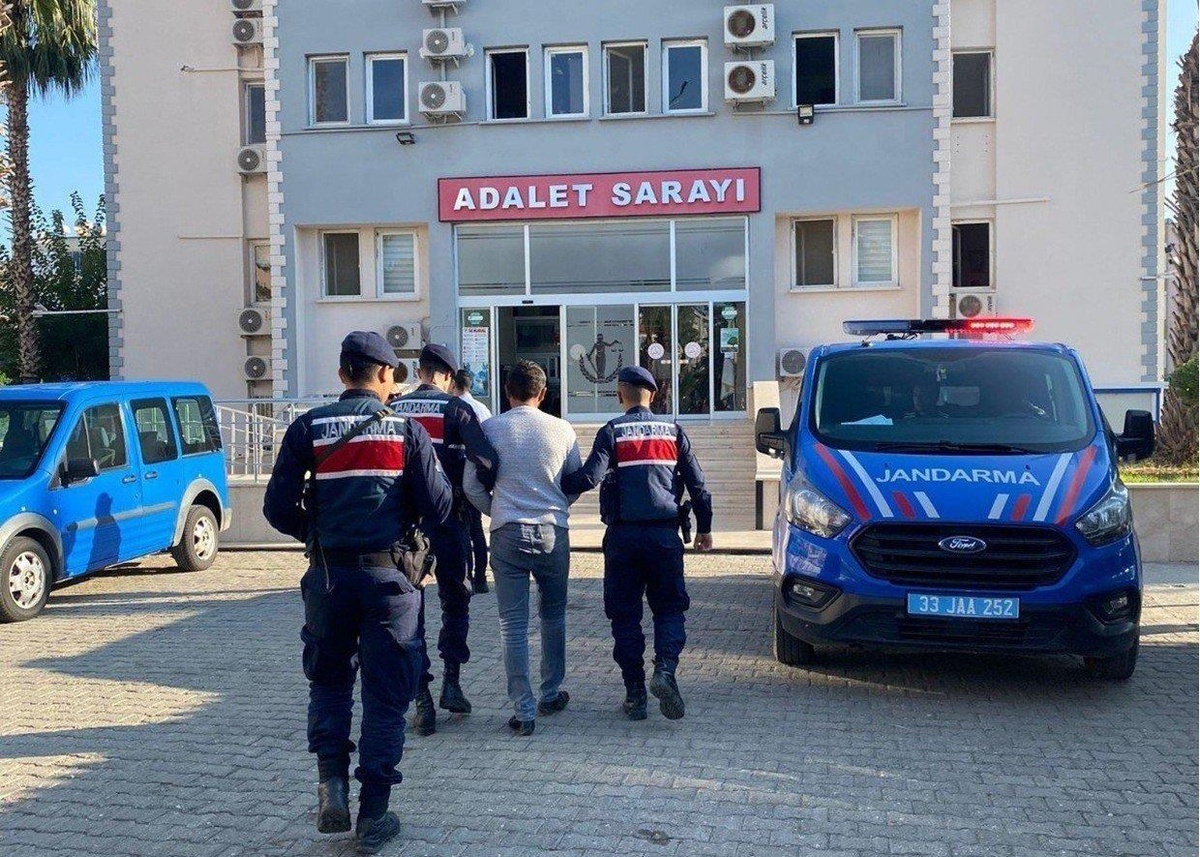 Mersin\'de otomobille çarptığı 2 yayanın ölümüne neden zanlı tutuklandı