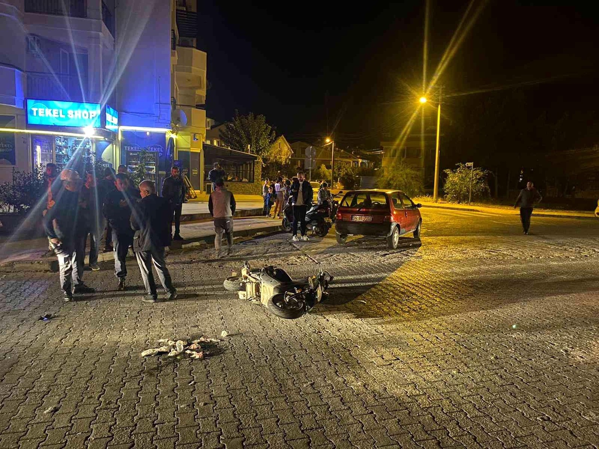 Otomobil ile çarpışan motosikletin sürücüsü yaralandı