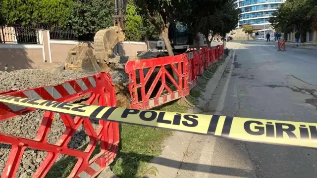 Pendik'te kanalizasyon kazısı sırasında insan kemikleri bulundu