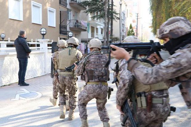 Sosyal medyada Eskişehir haritası üzerinde sayaçlı bomba görseli paylaşan kadın tutuklandı Sosyal medyada Eskişehir haritası üzerinde sayaçlı bomba görseli paylaşan kadın tutuklandı