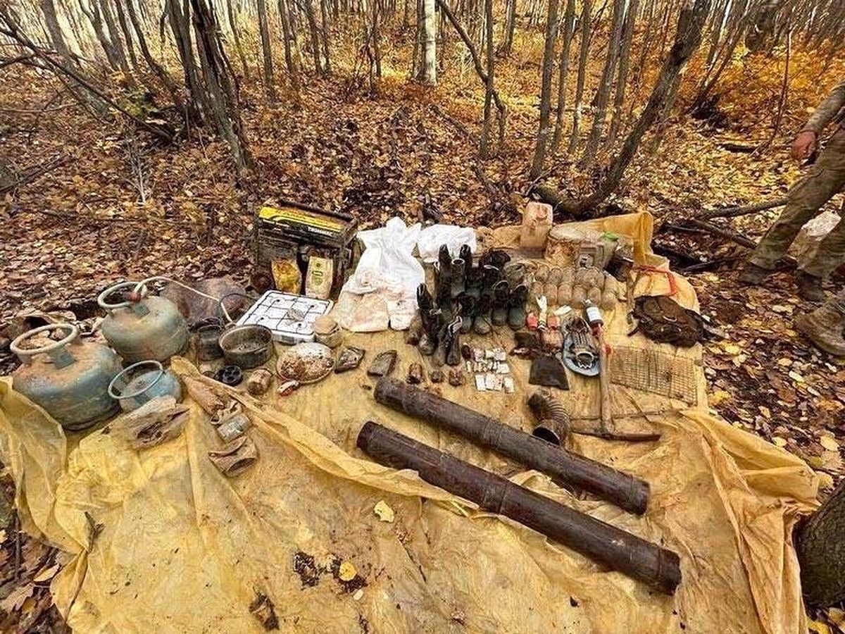 Tunceli\'de sığınak içerisinde çok sayıda yaşam malzemesi ele geçirildi