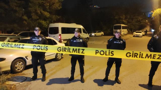 Ankara'da öldürülen 5 Afganlının katil zanlısının Afganistan'a kaçtığı belirlendi Ankara'da öldürülen 5 Afganlının katil zanlısının Afganistan'a kaçtığı belirlendi