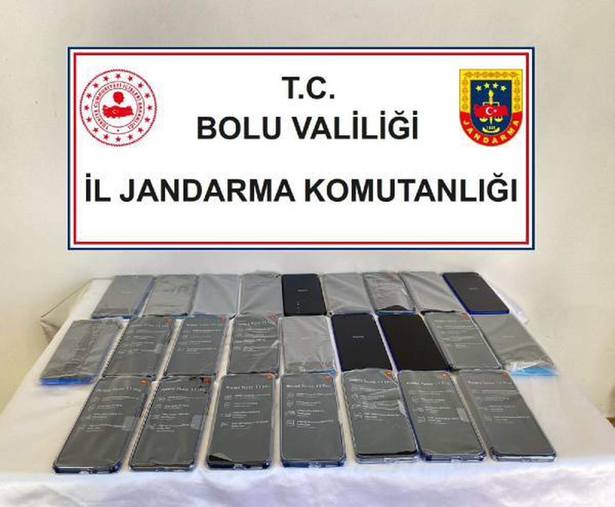Bolu\'da kaçak cep telefonu ve uyuşturucu operasyonu: 5 gözaltı