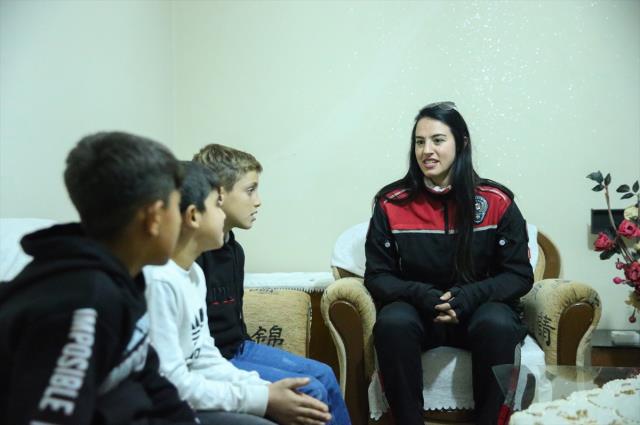 Çalındı sanılan Türk bayrağını milli takıma gönül veren çocukların aldığı belirlendi Çalındı sanılan Türk bayrağını milli takıma gönül veren çocukların aldığı belirlendi