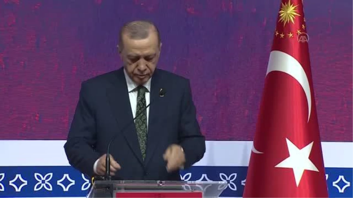 Cumhurbaşkanı Erdoğan, G20 Liderler Zirvesi kapsamında bulunduğu Endonezya\'da basın toplantısı düzenledi: (2)